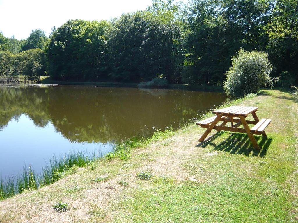 Lakeside Bed And Breakfast Payzac  Екстериор снимка